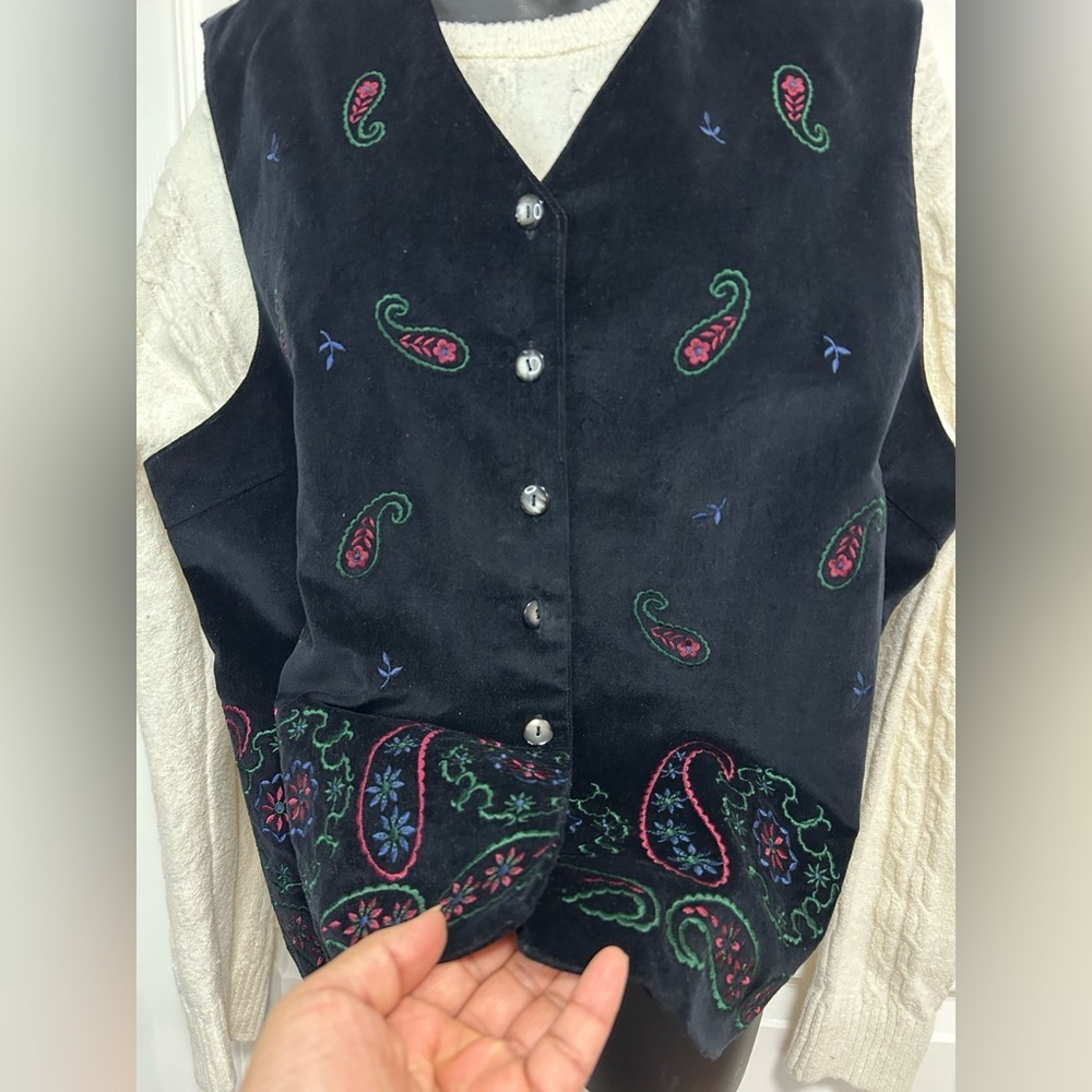 Talbots Black and Cream Embroidered Vest - Picture 3 of 7